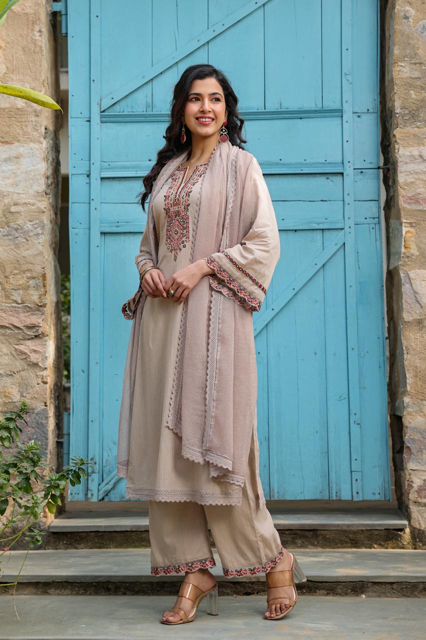 Lily beige suit