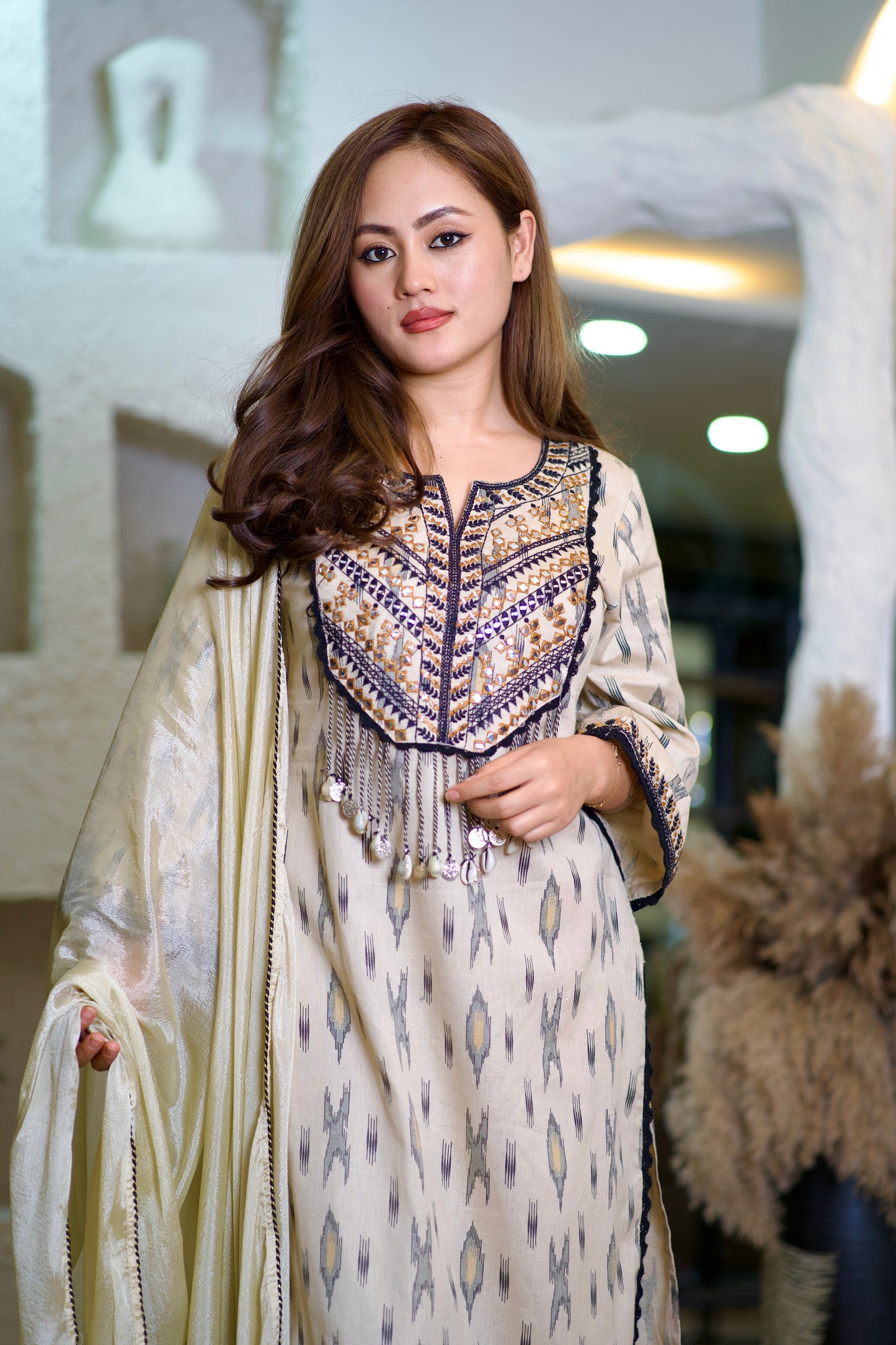 Lily beige mirror look with seashells suit